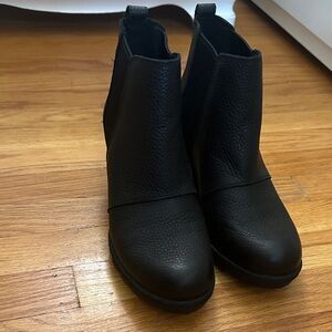 Sorel Joan of Arctic II wedge bootie women’s size 8